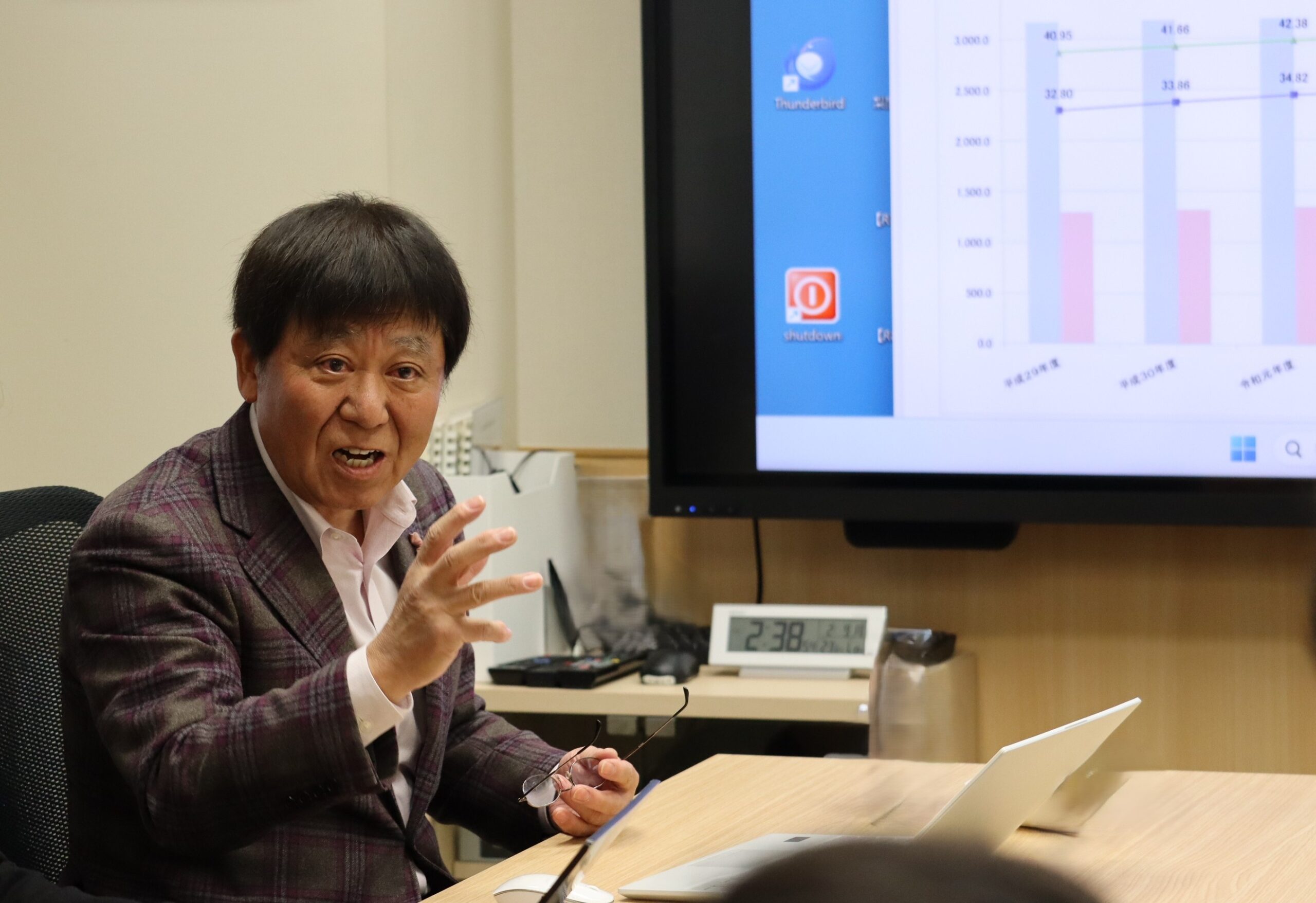 採用オウンドメディアに森・元富山市長による特別講演の記事を公開